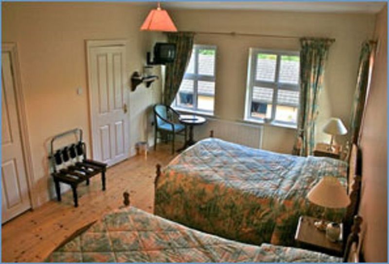 Tom & Eileen'S Farm Hotel Castlemaine Exterior foto